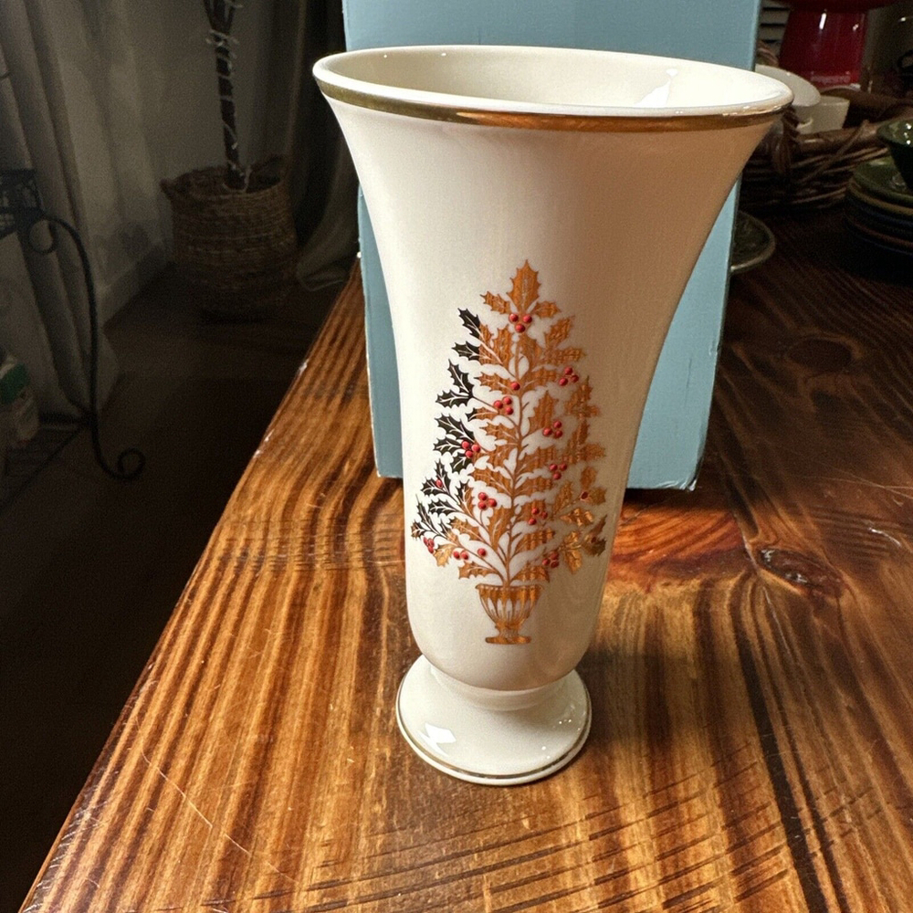 Lenox Eternal Christmas 7 3/4" Bud Vase W/Red Berries Gold Tree Elegant Vintage